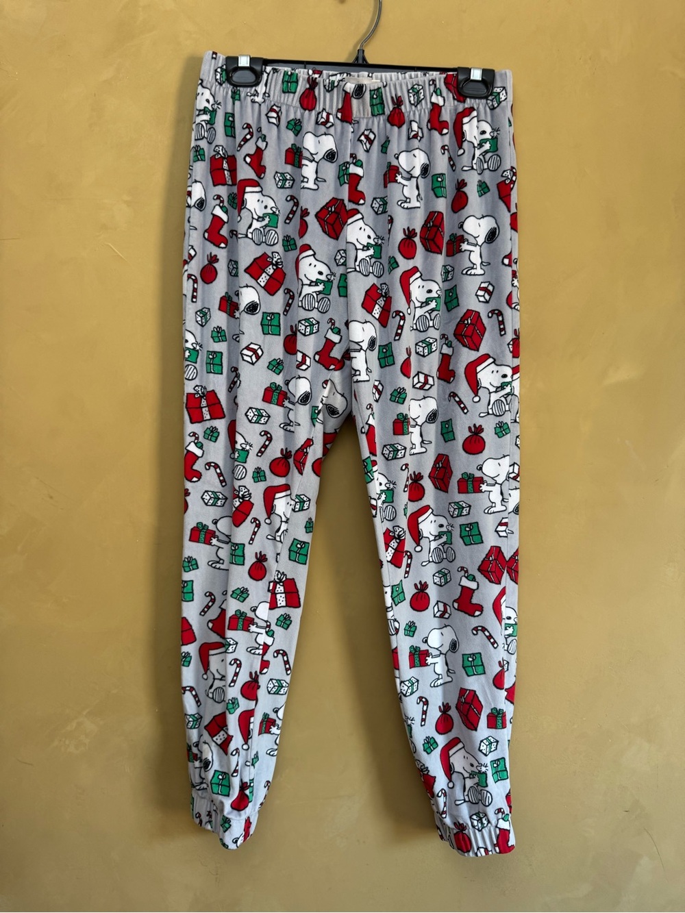 Peanuts White Holiday Snoopy Lounge Pants with Red & Green Motifs